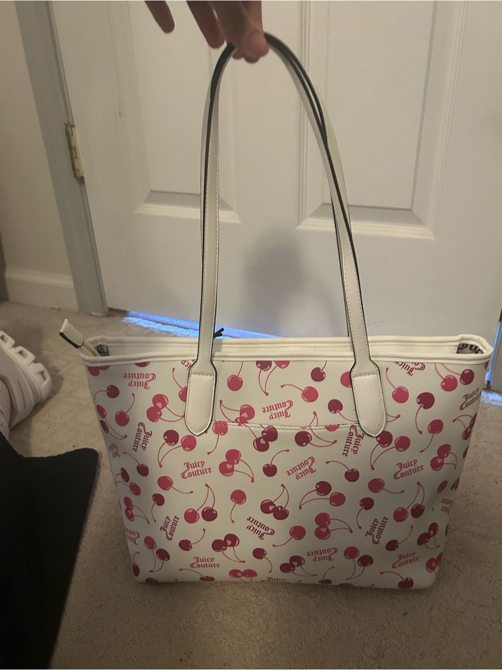 NWT white JUICY COUTURE tote bag with cherry 🍒 print. - Picture 6 of 16
